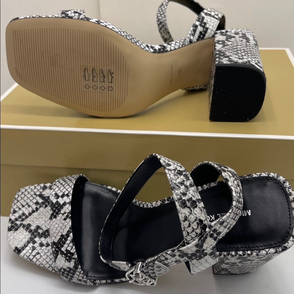 Michael Kors MERRIAM BLOCK HEEL
LEATHER
40S5MMHS1E Aluminum High Heels Snakeskin - Picture 3 of 16